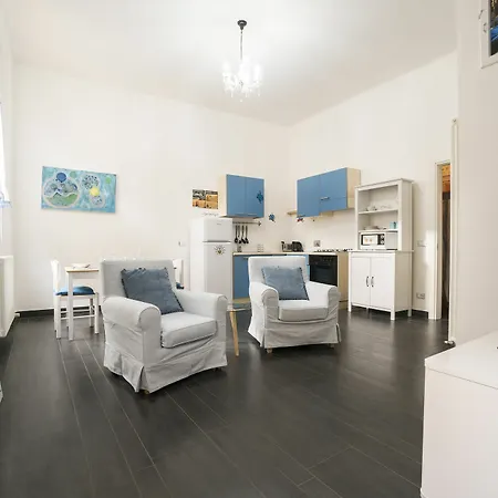 Opera House By Apartment *